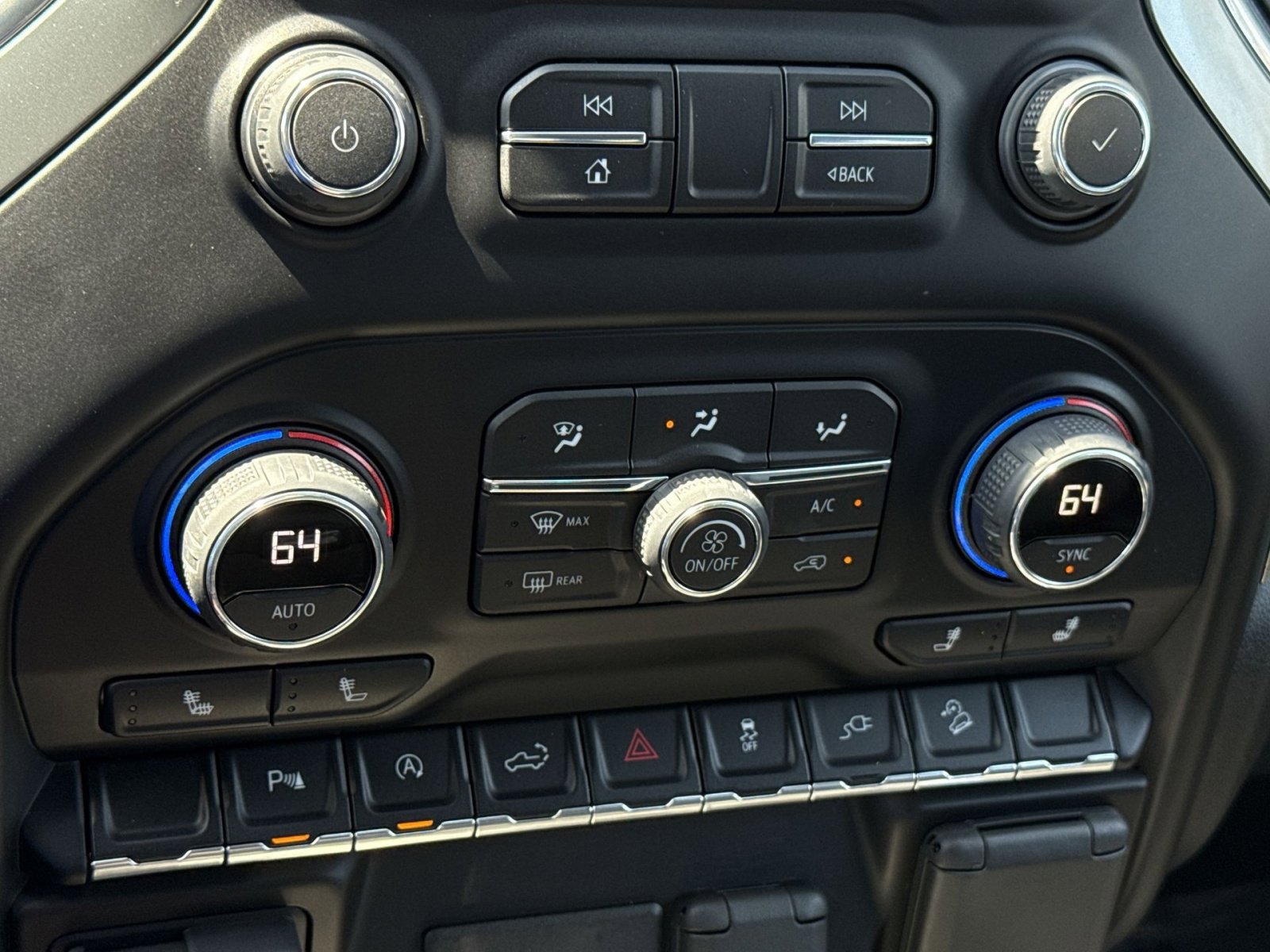 Used 2021 Chevrolet Silverado 1500 LT Trail Boss w/ Convenience Package II image 17