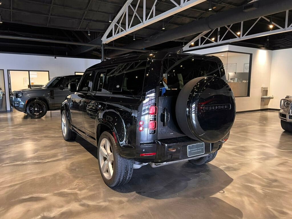Used 2023 Land Rover Defender 110 X-Dynamic SE image 3