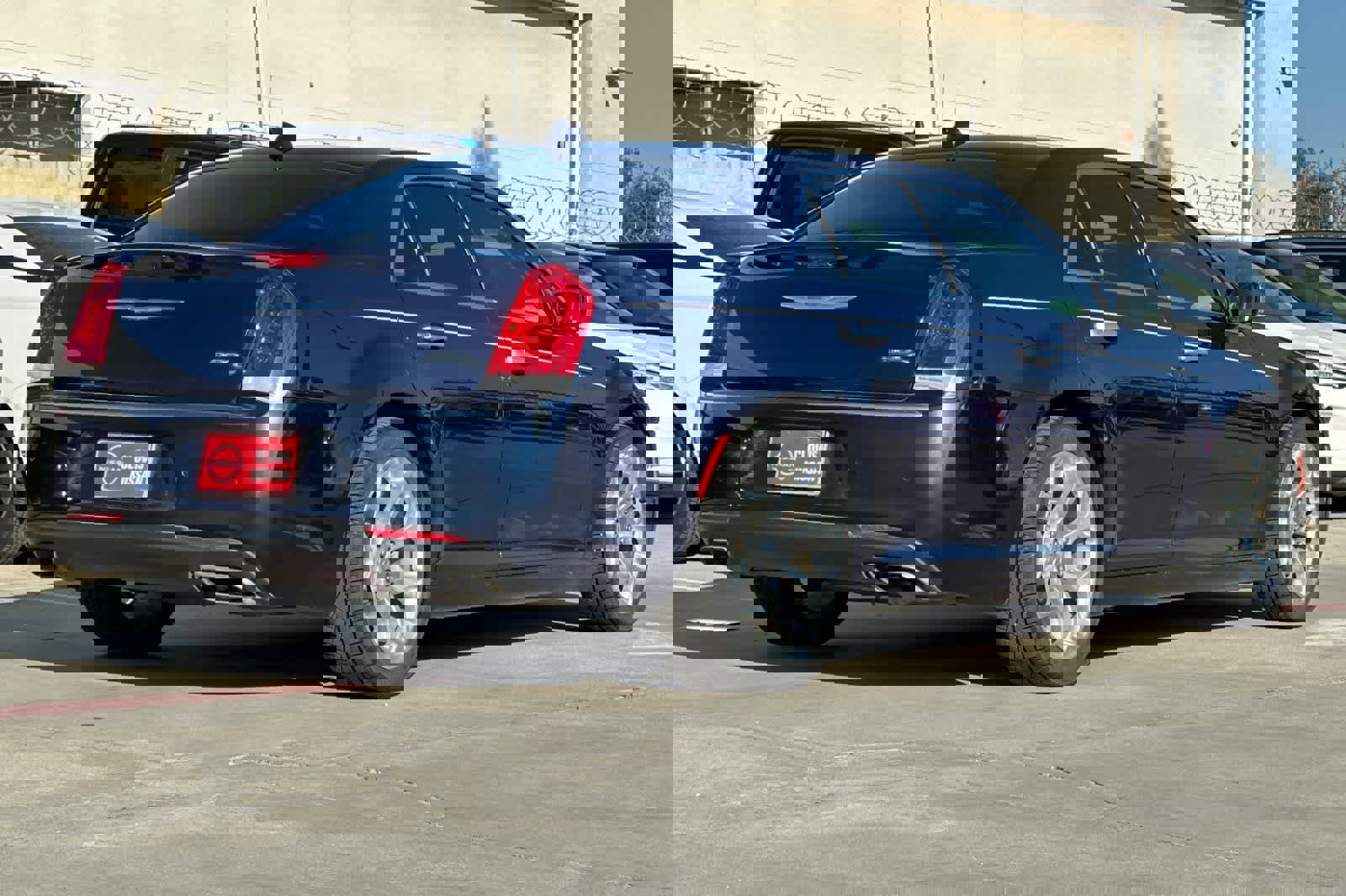 Used 2016 Chrysler 300 C Platinum w/ Safetytec Plus Group image 3