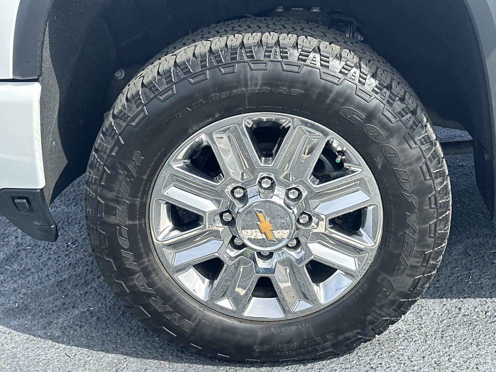Certified 2026 Chevrolet Silverado 2500 High Country w/ Technology Package AWD/4WD image 13