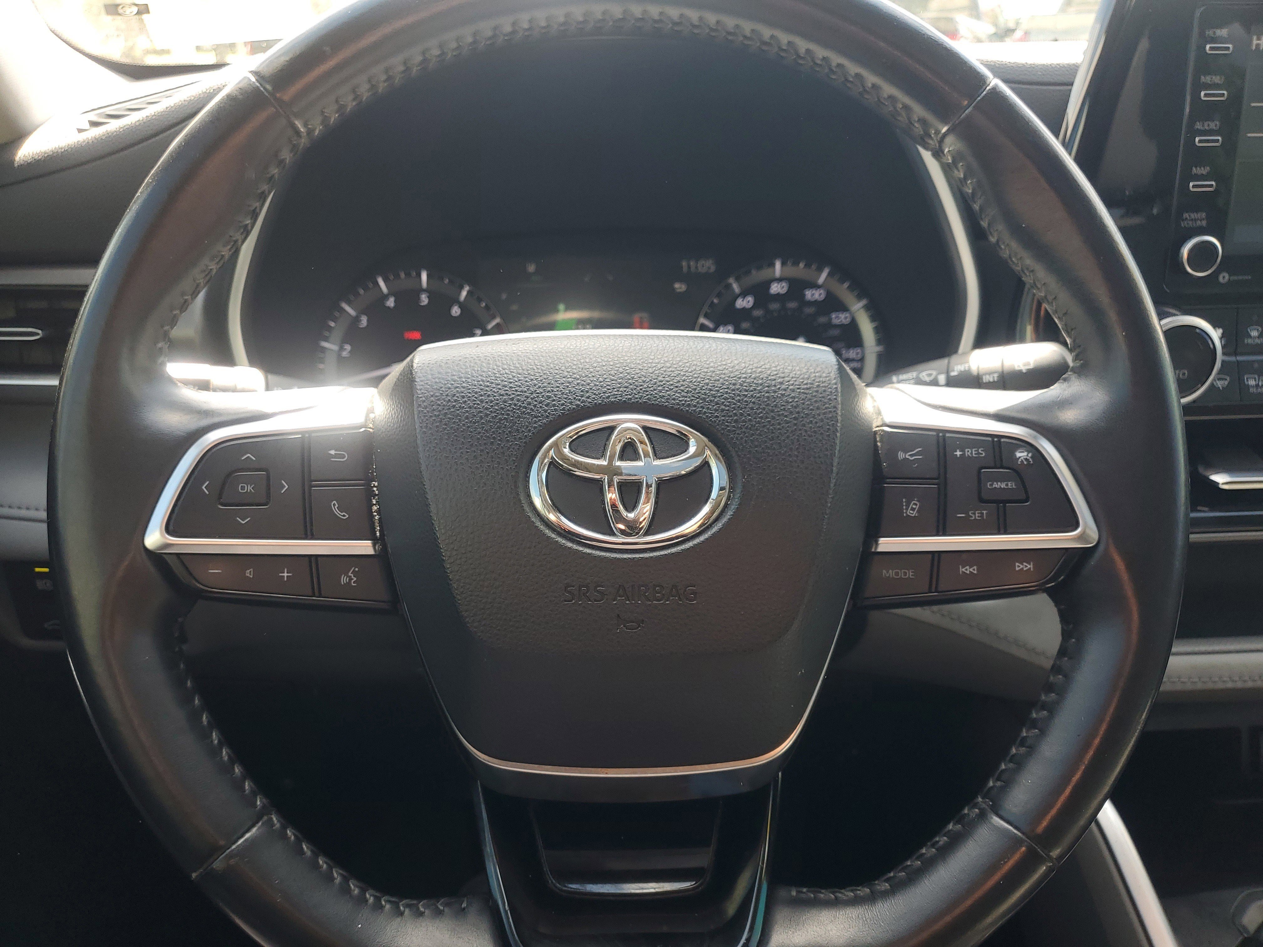 Used 2021 Toyota Highlander XLE image 23