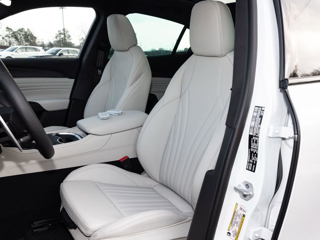 New 2026 Maserati Grecale Modena image 3