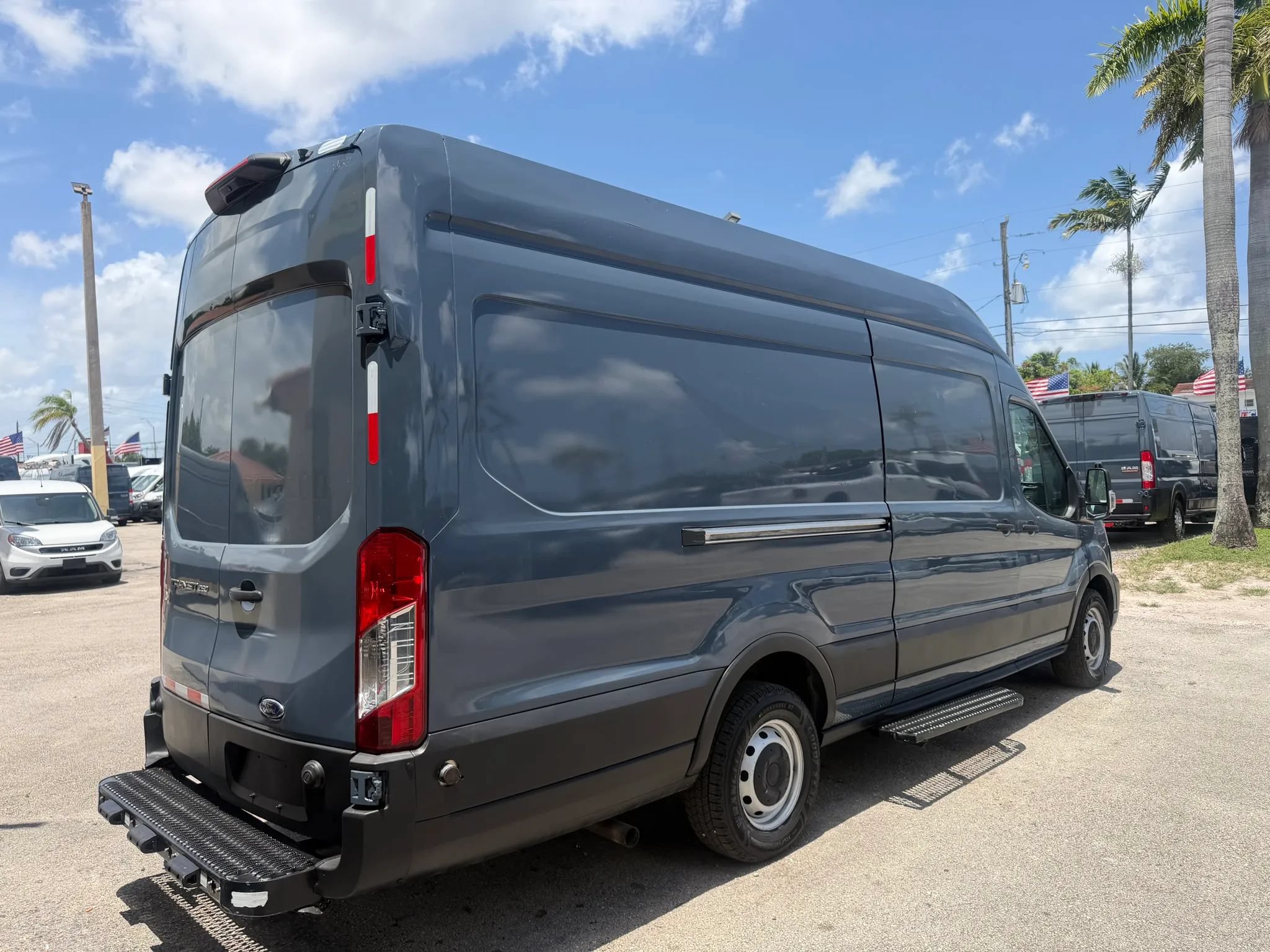 Used 2020 Ford Transit 250 148 High Roof Extended RWD image 7