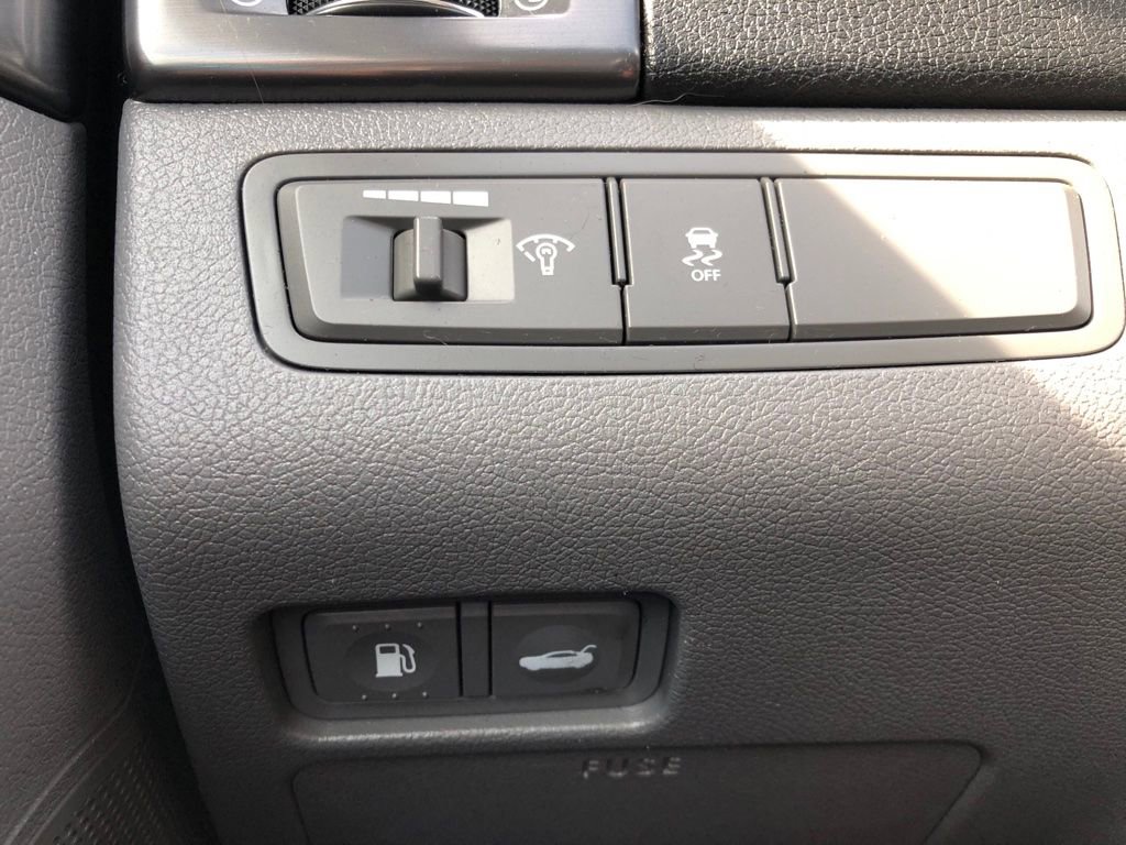 Used 2014 Hyundai Sonata Hybrid image 16