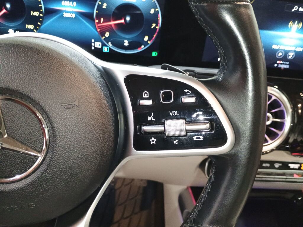 Used 2021 Mercedes-Benz GLB 250 4MATIC image 10