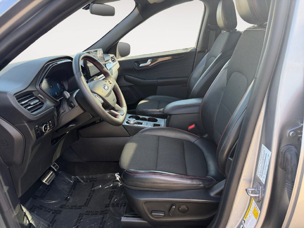 Used 2023 Ford Escape ST-Line Select w/ Tech Pack #2 AWD/4WD image 6