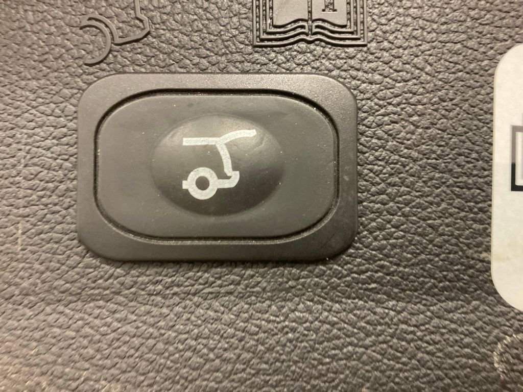 Used 2017 Ford Escape Titanium image 28