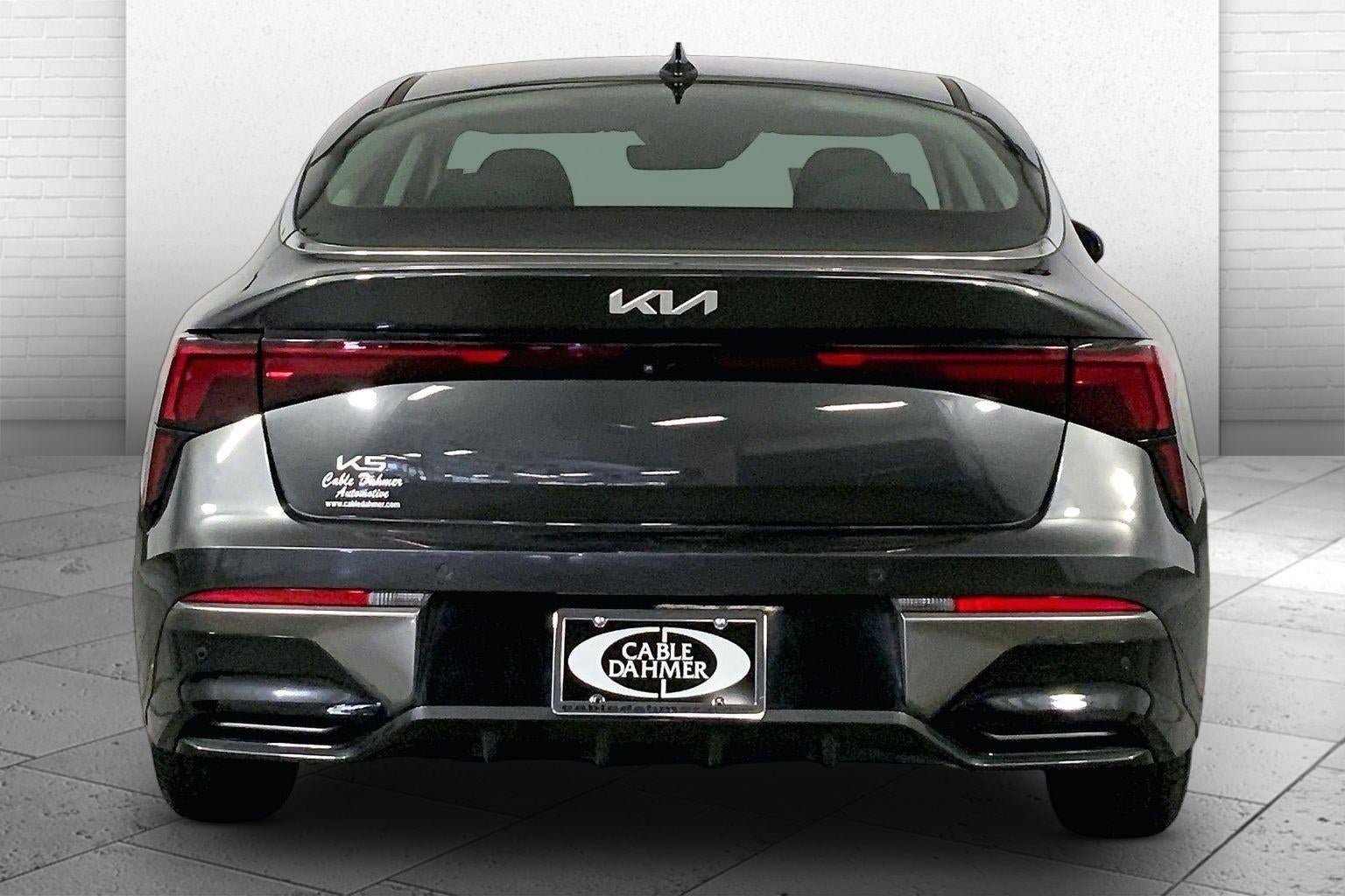 Used 2025 Kia K5 LXS FWD image 3