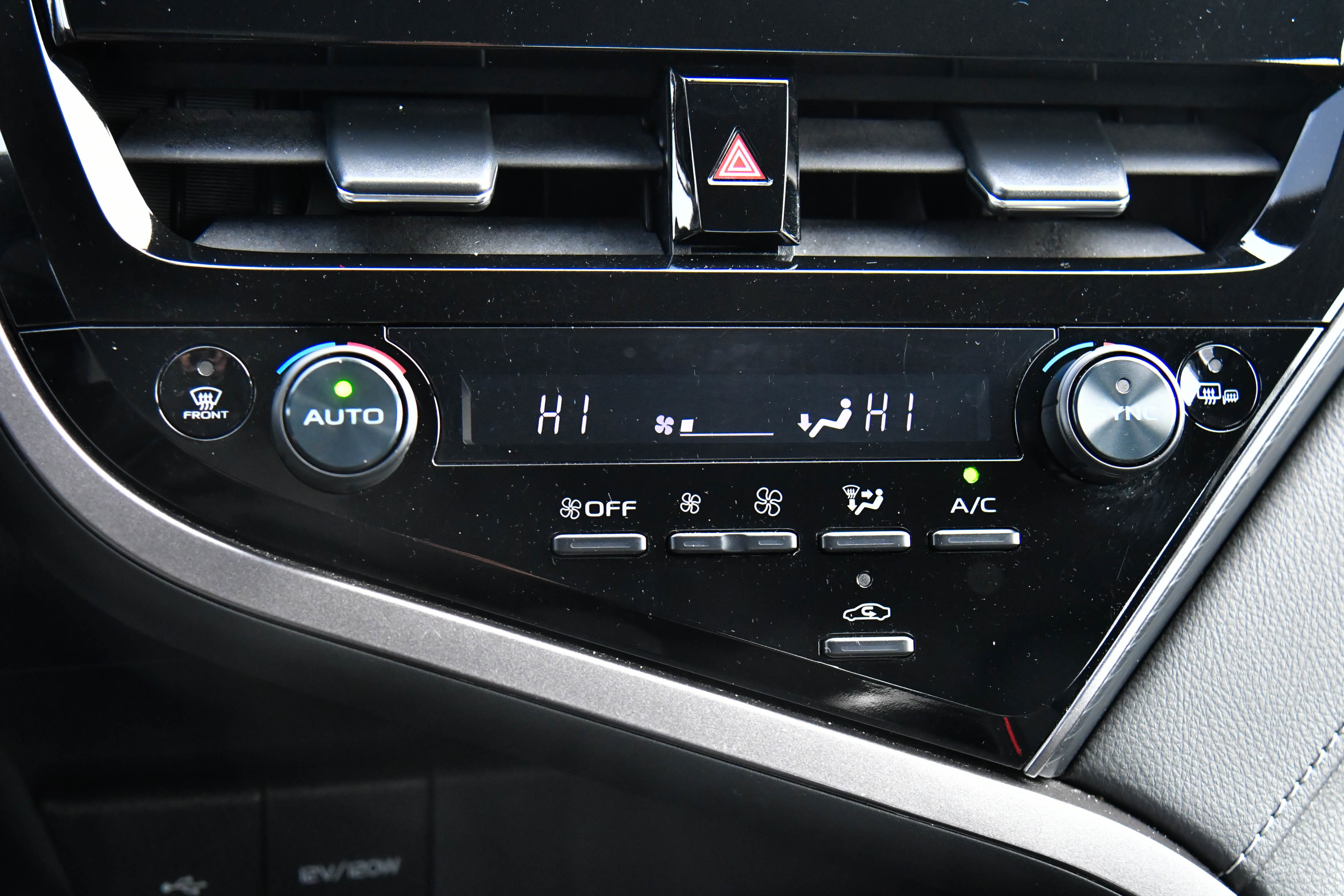 Used 2024 Toyota Camry SE image 22