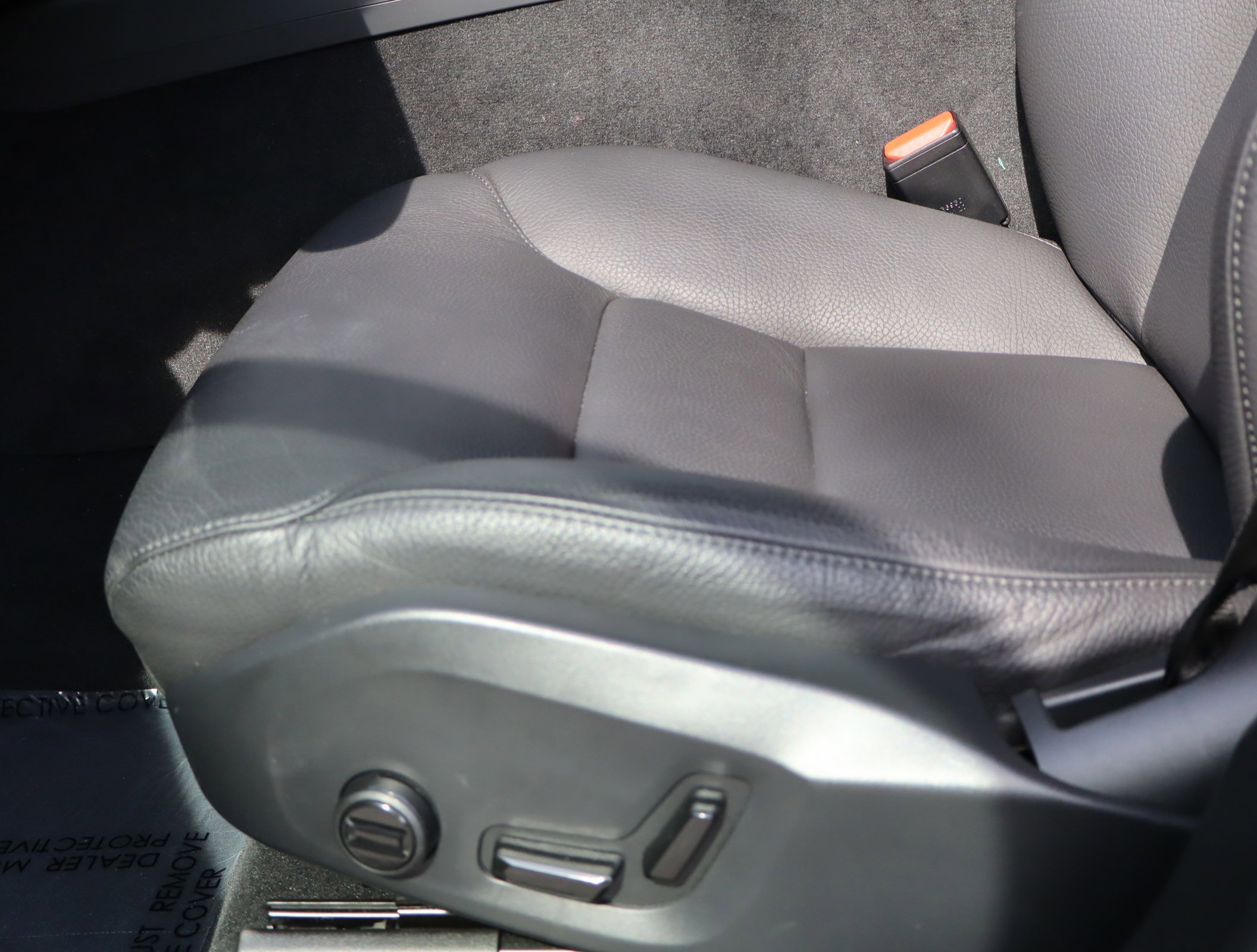 Used 2025 Volvo XC60 B5 Plus image 16