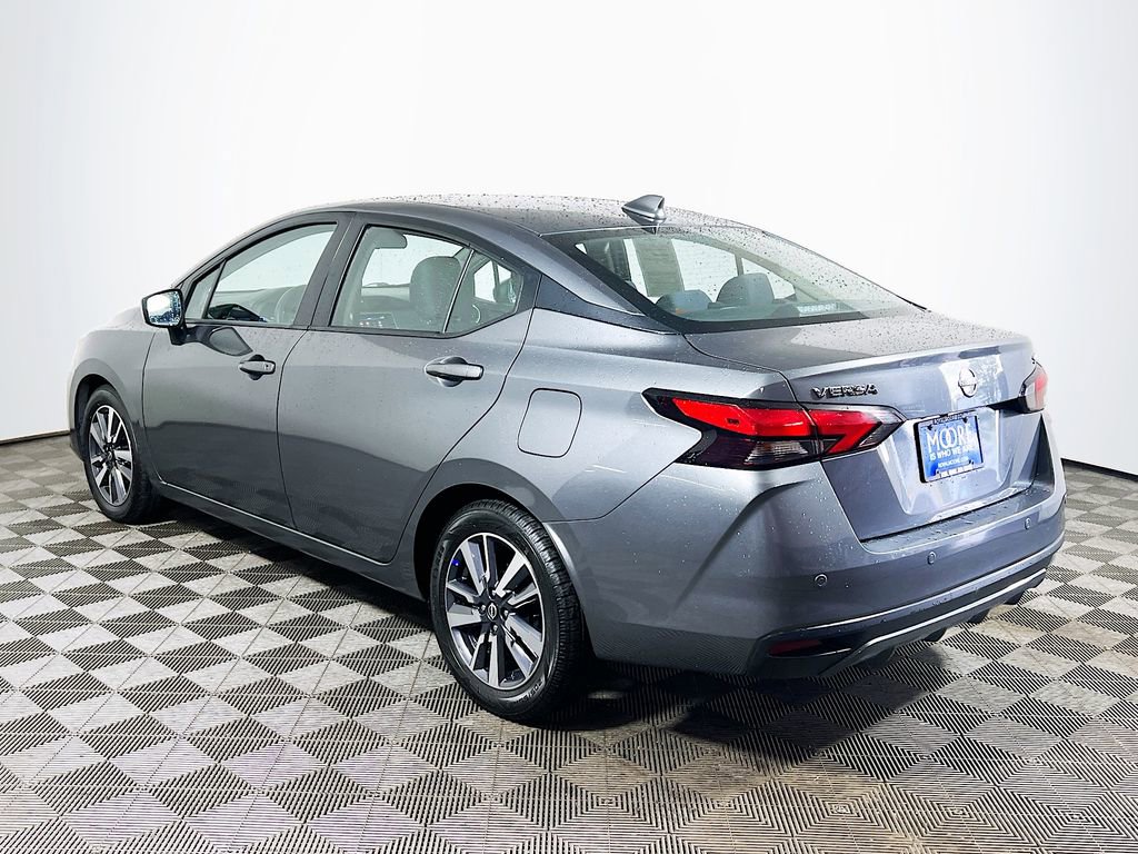 Used 2024 Nissan Versa SV FWD image 5