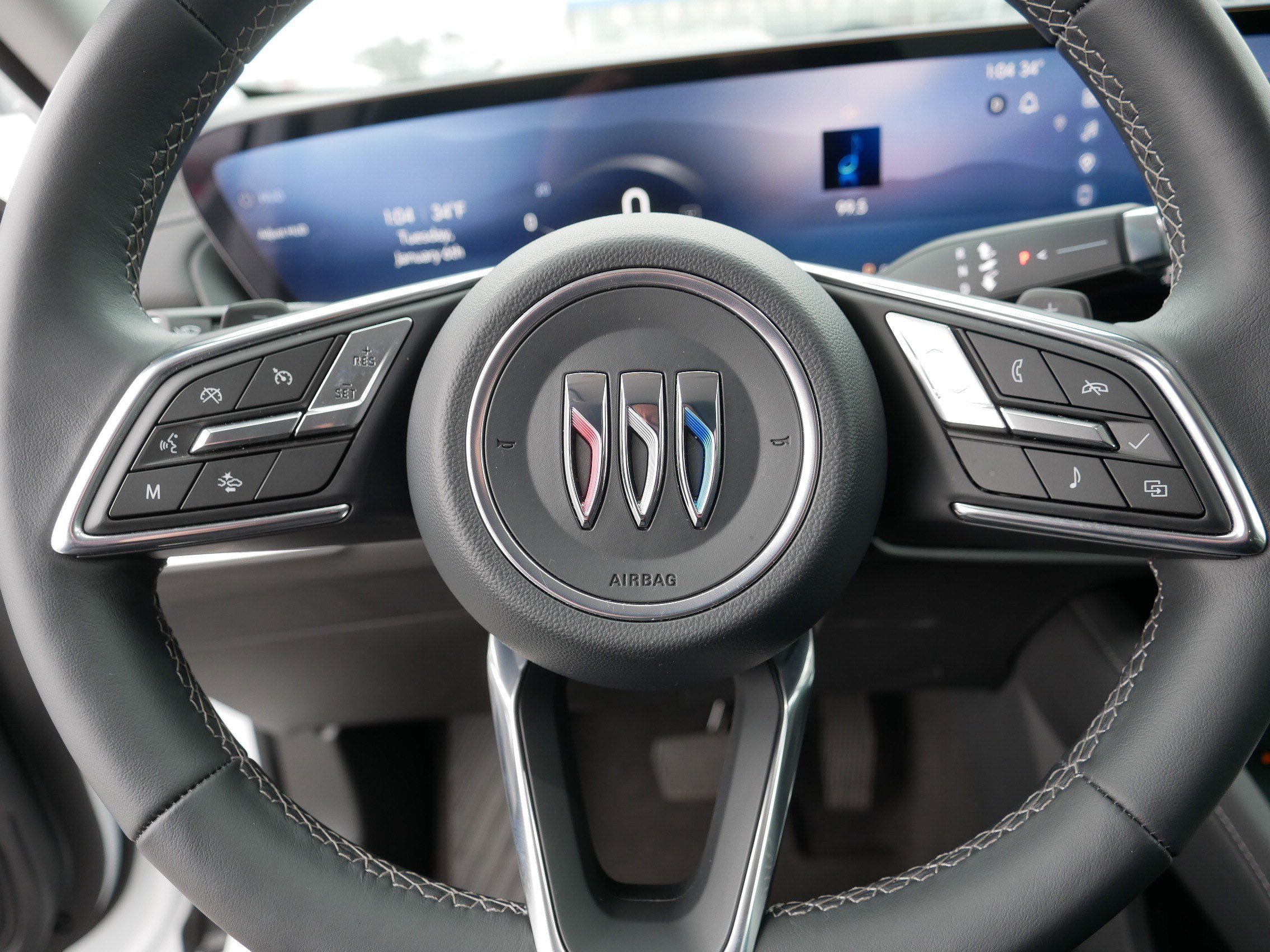 Certified 2025 Buick Envision Preferred image 25