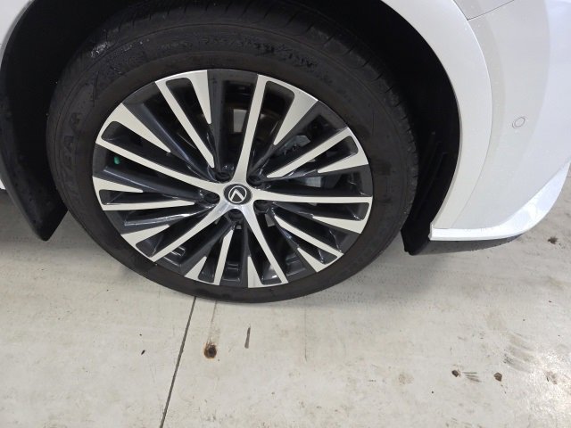Used 2024 Lexus RX 350 Premium Plus w/ Convenience Package image 9