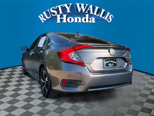 Used 2018 Honda Civic Touring image 2