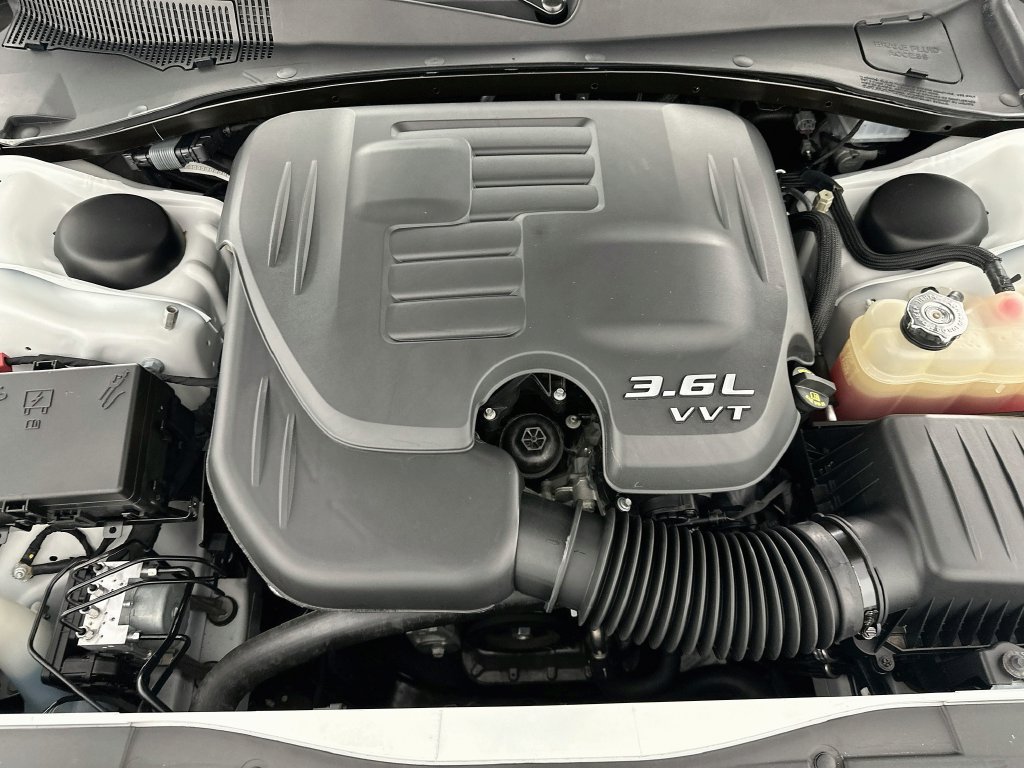Used 2023 Chrysler 300 Touring L w/ Popular Equipment Group RWD image 31