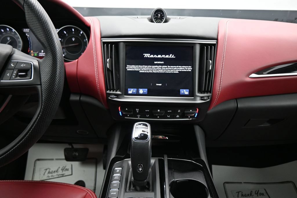 Used 2023 Maserati Levante GT AWD/4WD image 18