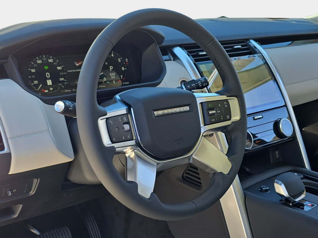 New 2026 Land Rover Discovery S AWD/4WD image 18