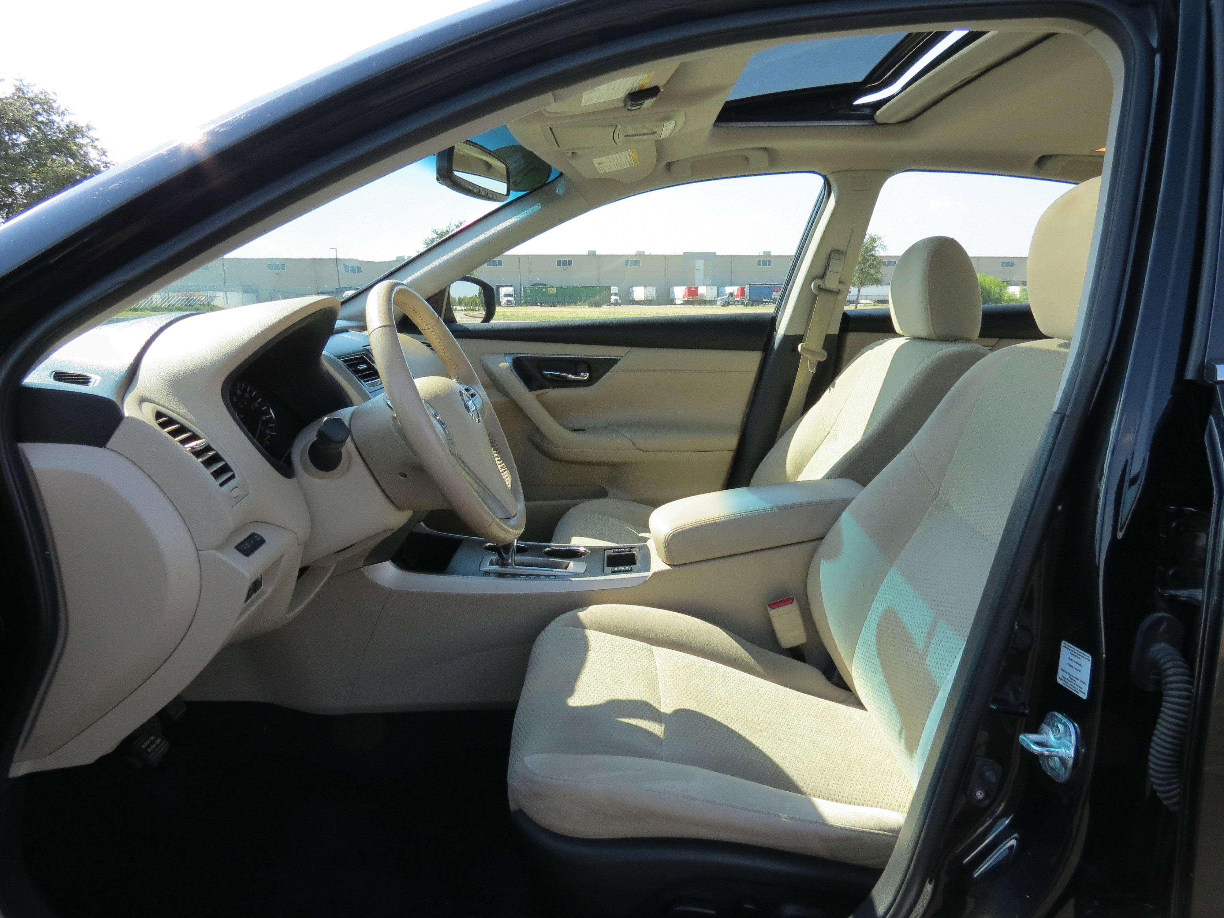 Used 2015 Nissan Altima 2.5 SV w/ Convenience Package image 31