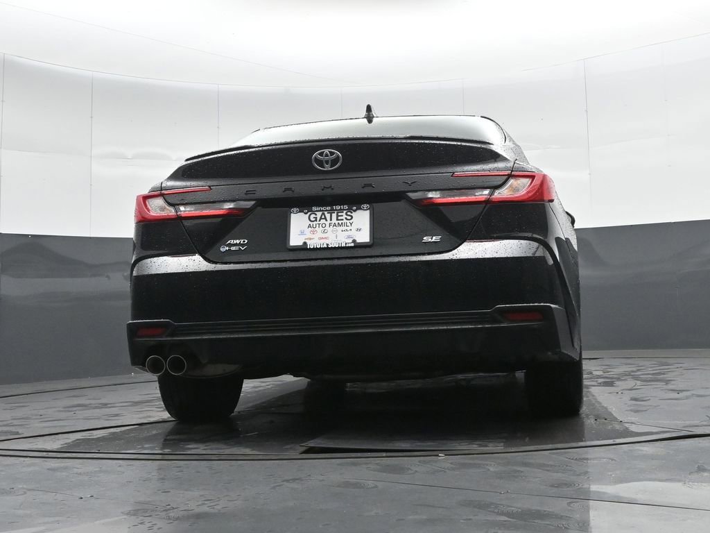Used 2025 Toyota Camry SE image 31