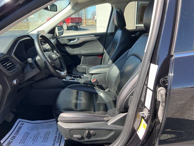 Used 2022 Ford Escape Titanium AWD/4WD image 10