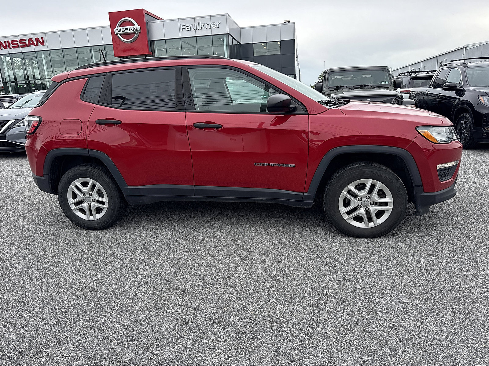 Used 2017 Jeep Compass Sport AWD/4WD image 2