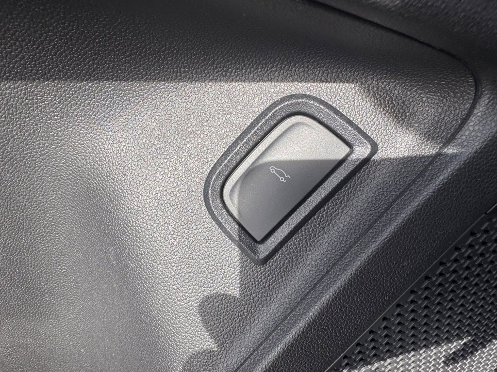 Used 2024 Chevrolet Blazer EV RS image 9