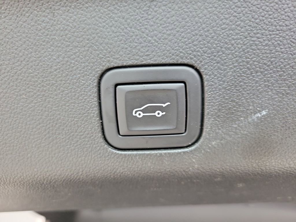 Used 2023 Chevrolet Tahoe RST image 11
