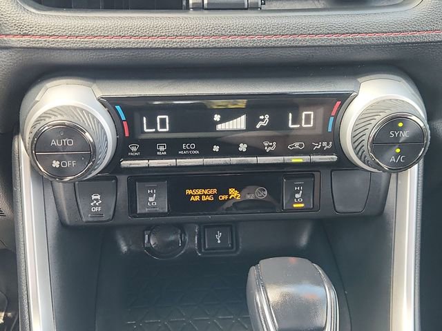 Used 2021 Toyota RAV4 SE image 19