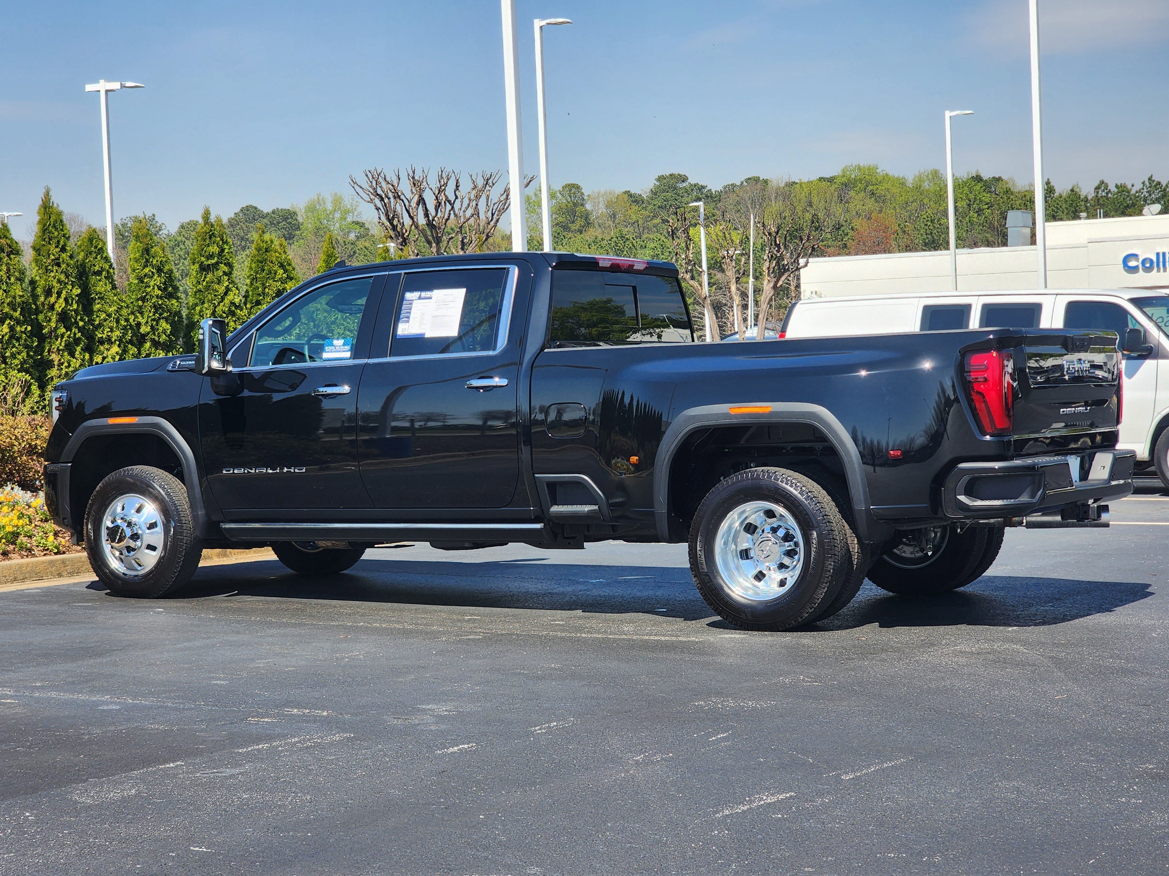 Used 2025 GMC Sierra 3500 Denali Ultimate image 10