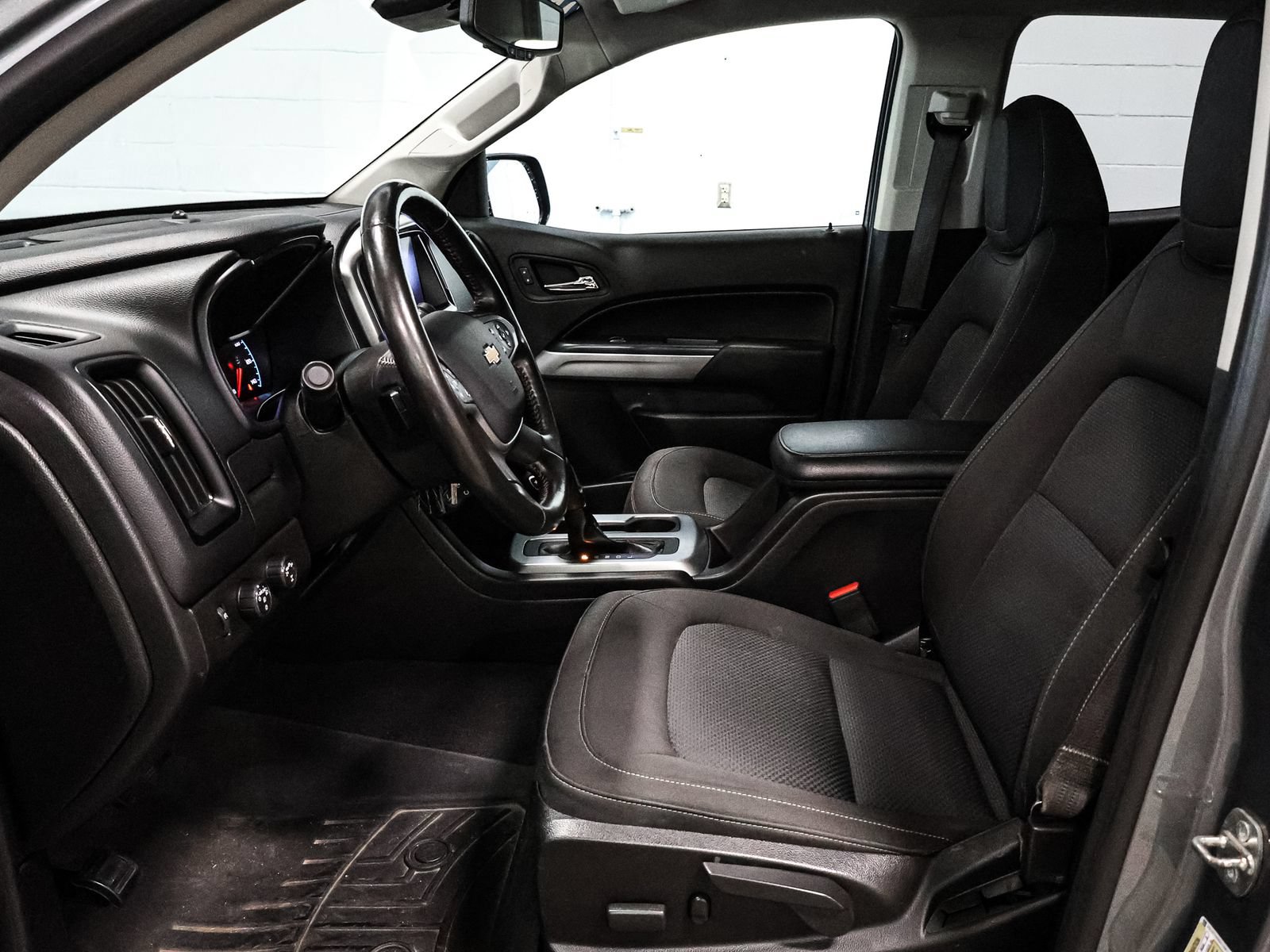 Used 2019 Chevrolet Colorado LT w/ LT Convenience Package AWD/4WD image 21