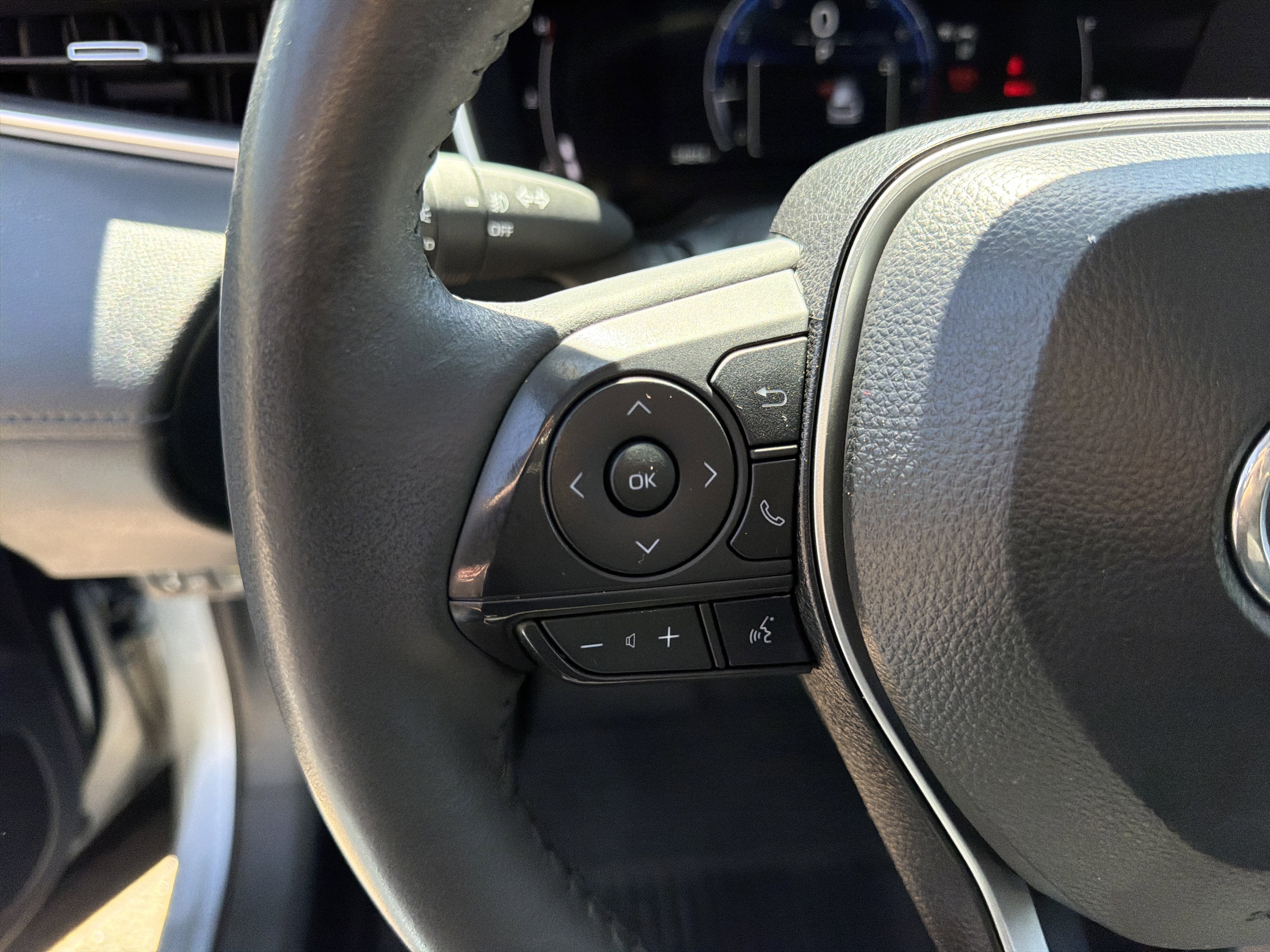 Used 2024 Toyota Corolla Cross XLE w/ Convenience Package image 25