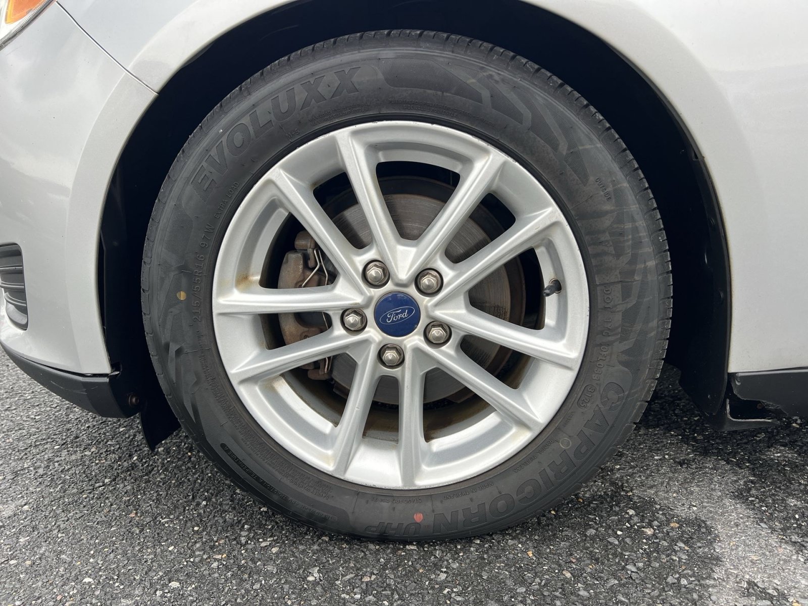 Used 2015 Ford Focus SE w/ SE Cold Weather Package FWD image 12