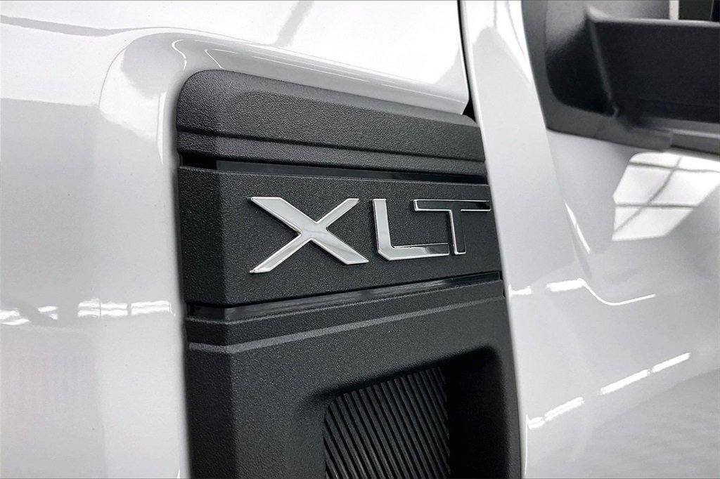 Used 2025 Ford Maverick XLT w/ Equipment Group 302A image 8