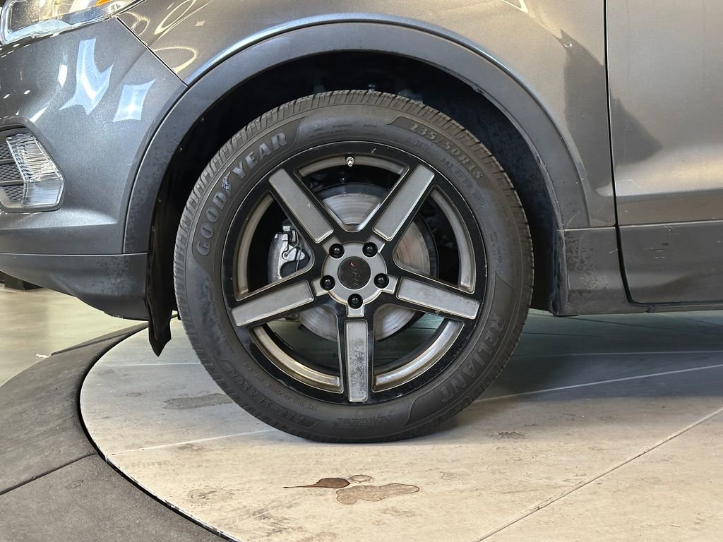 Used 2018 Ford Escape SEL image 23