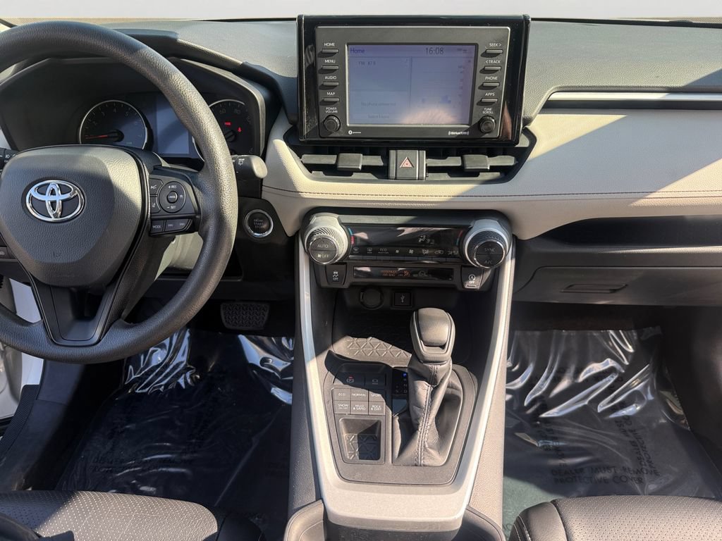 Used 2021 Toyota RAV4 XLE w/ Convenience Package AWD/4WD image 14