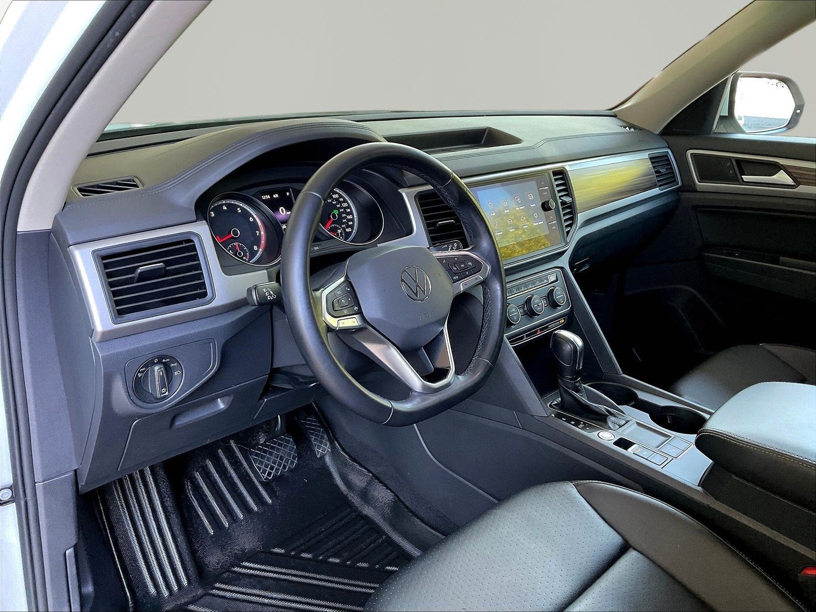 Used 2021 Volkswagen Atlas SE w/ Towing Package FWD image 17