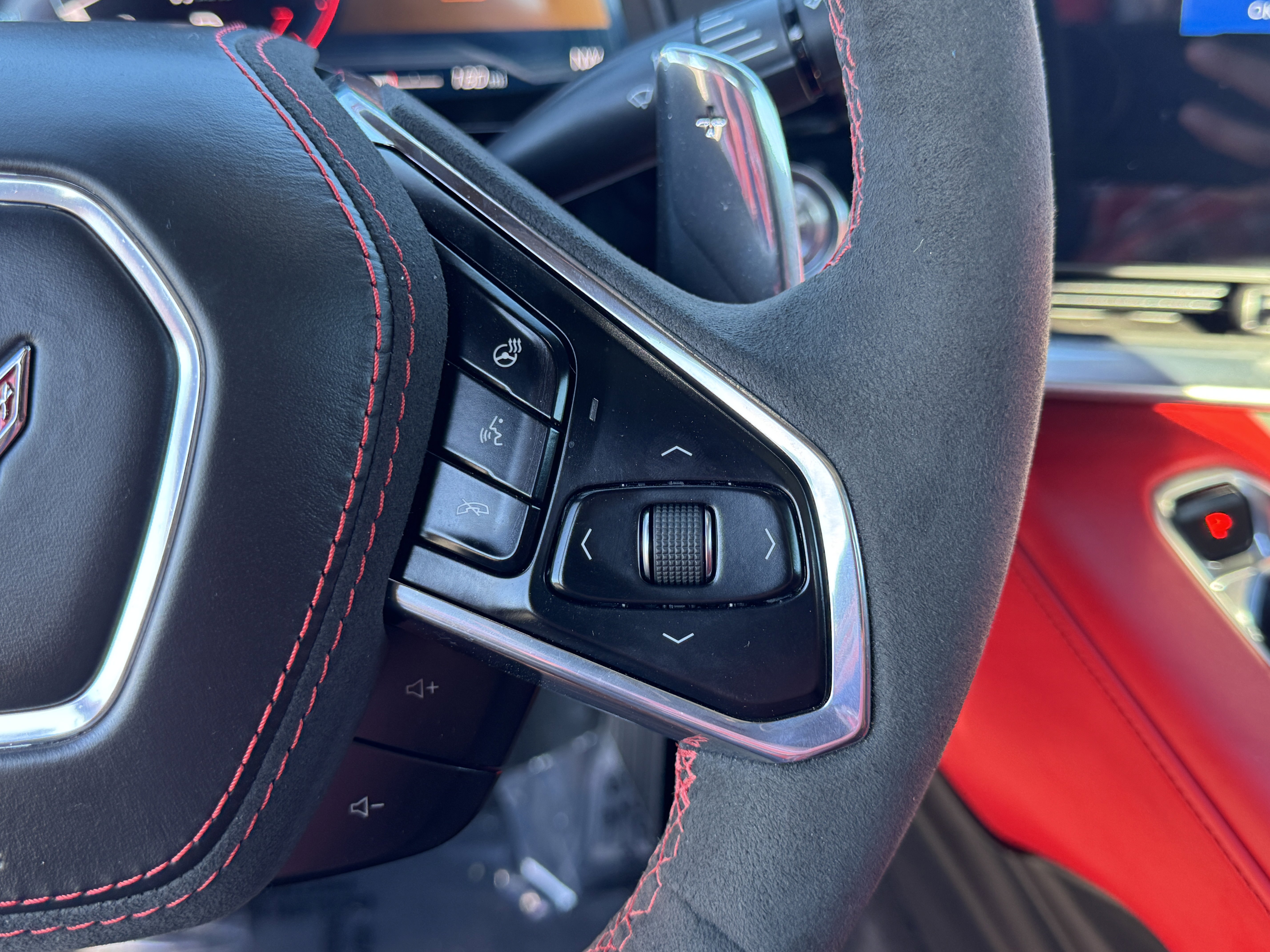 Used 2024 Chevrolet Corvette Stingray Premium Conv image 24