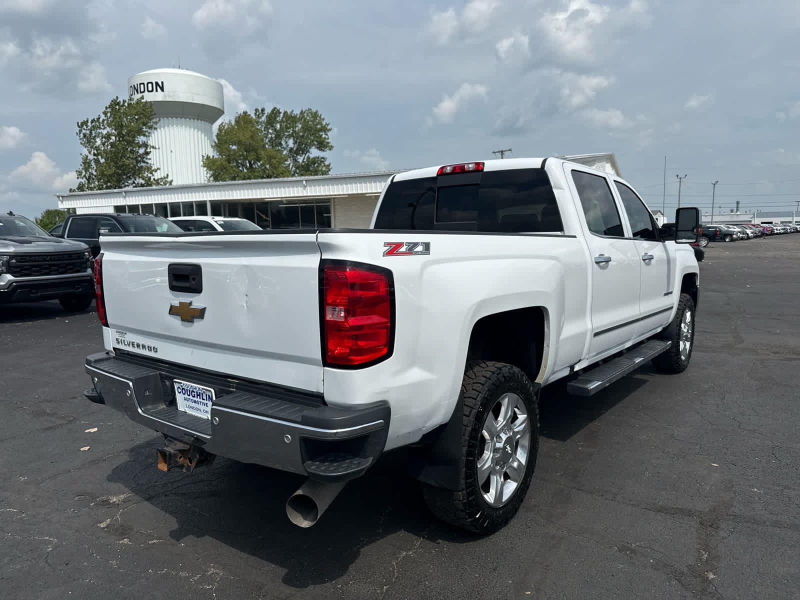 Used 2017 Chevrolet Silverado 2500 LTZ w/ Duramax Plus Package AWD/4WD image 5