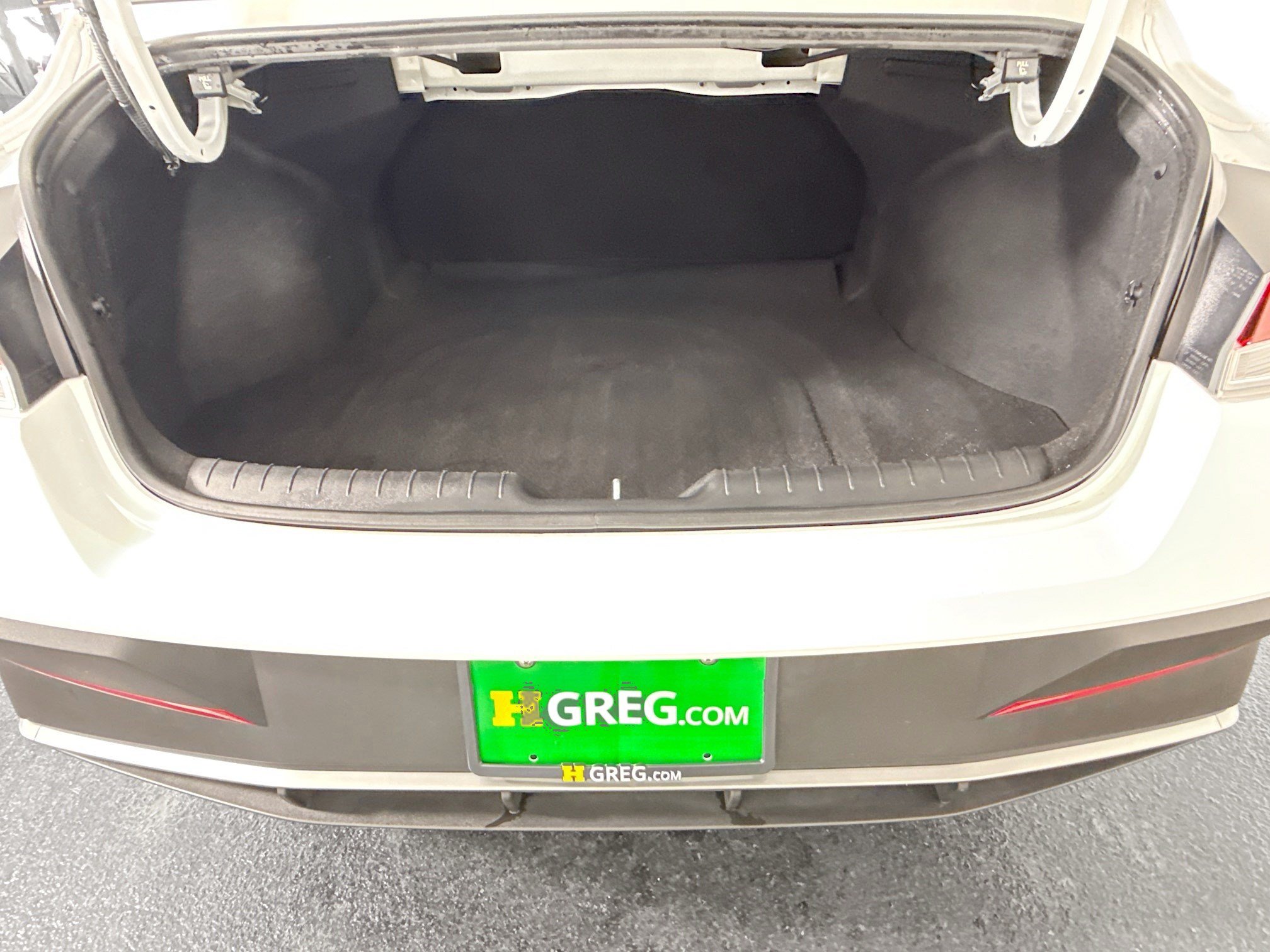 Used 2025 Hyundai Elantra SE FWD image 34