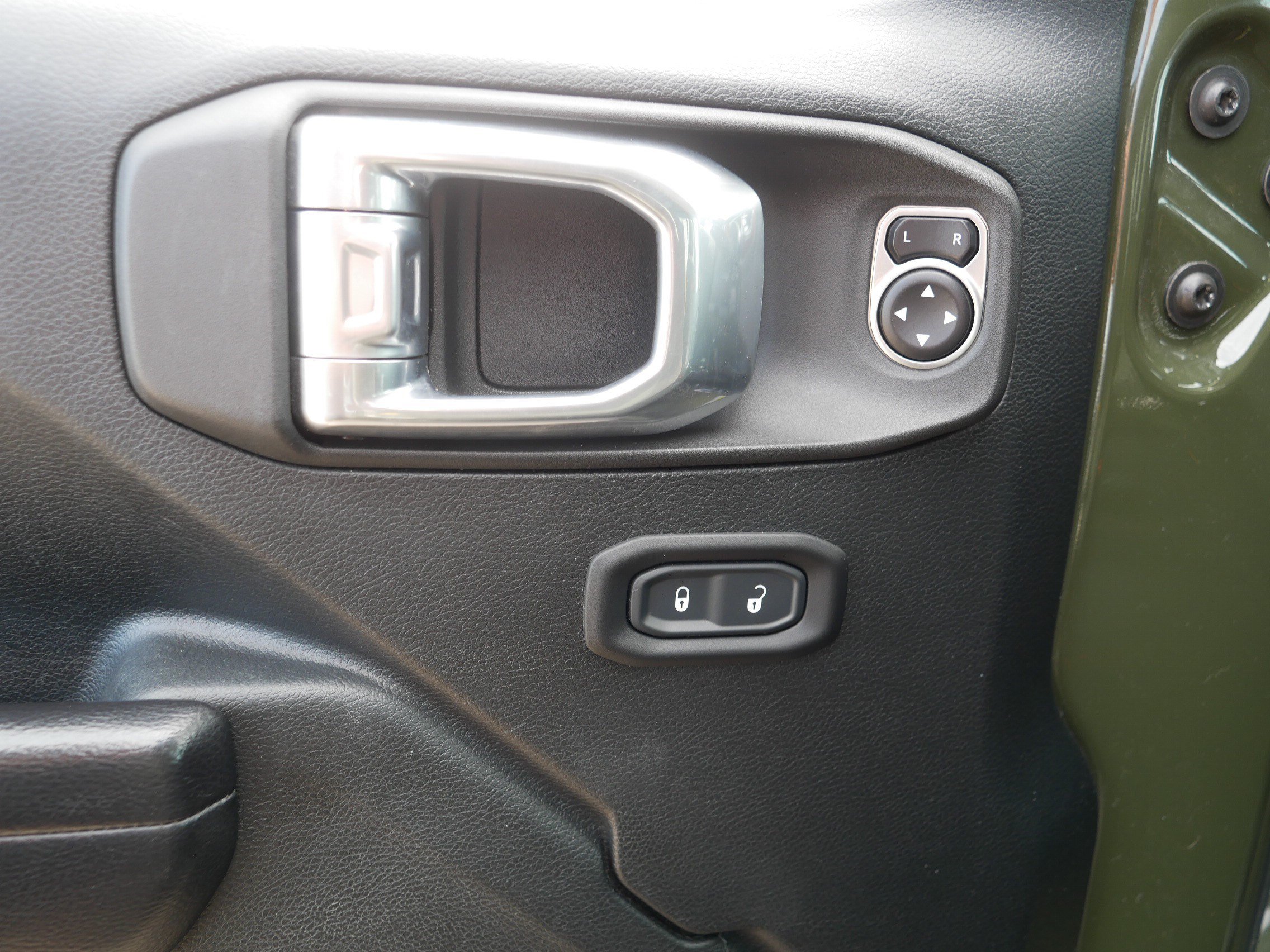 Used 2021 Jeep Wrangler Unlimited Rubicon AWD/4WD image 19