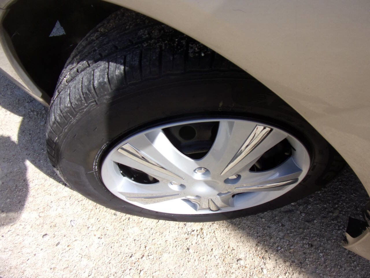 Used 2007 Toyota Corolla CE FWD image 4