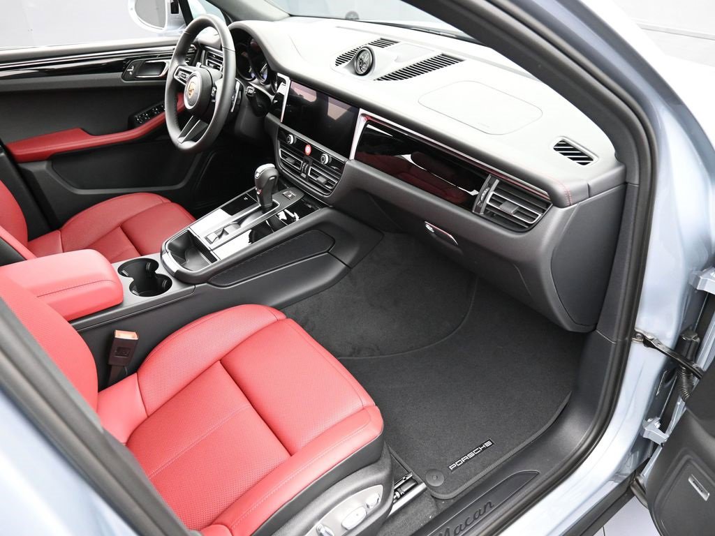 New 2026 Porsche Macan image 31