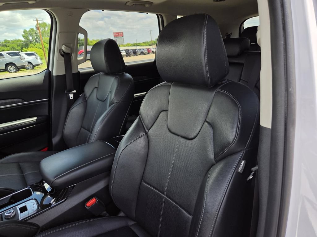 Used 2025 Kia Telluride EX FWD image 10