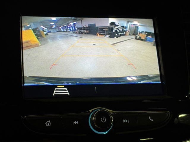 Used 2022 Buick Encore Preferred w/ Safety Package image 21