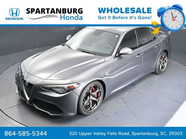 Used 2017 Alfa Romeo Giulia Ti w/ TI 19" Sport Package RWD image 24