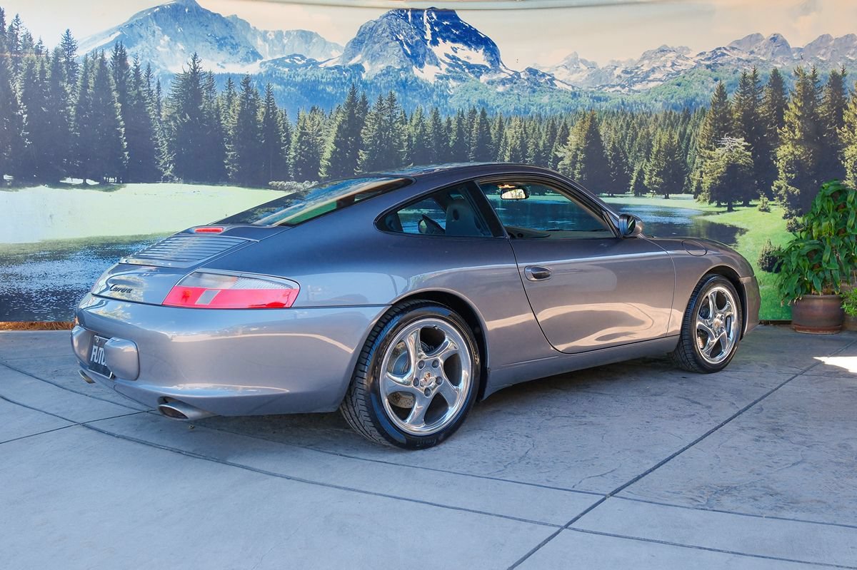 Used 2004 Porsche 911 Carrera RWD image 5