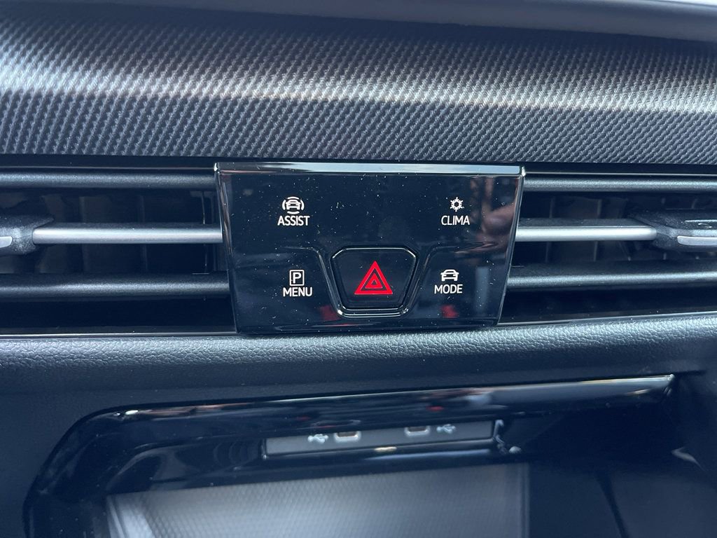 New 2026 Volkswagen GTI SE FWD image 11