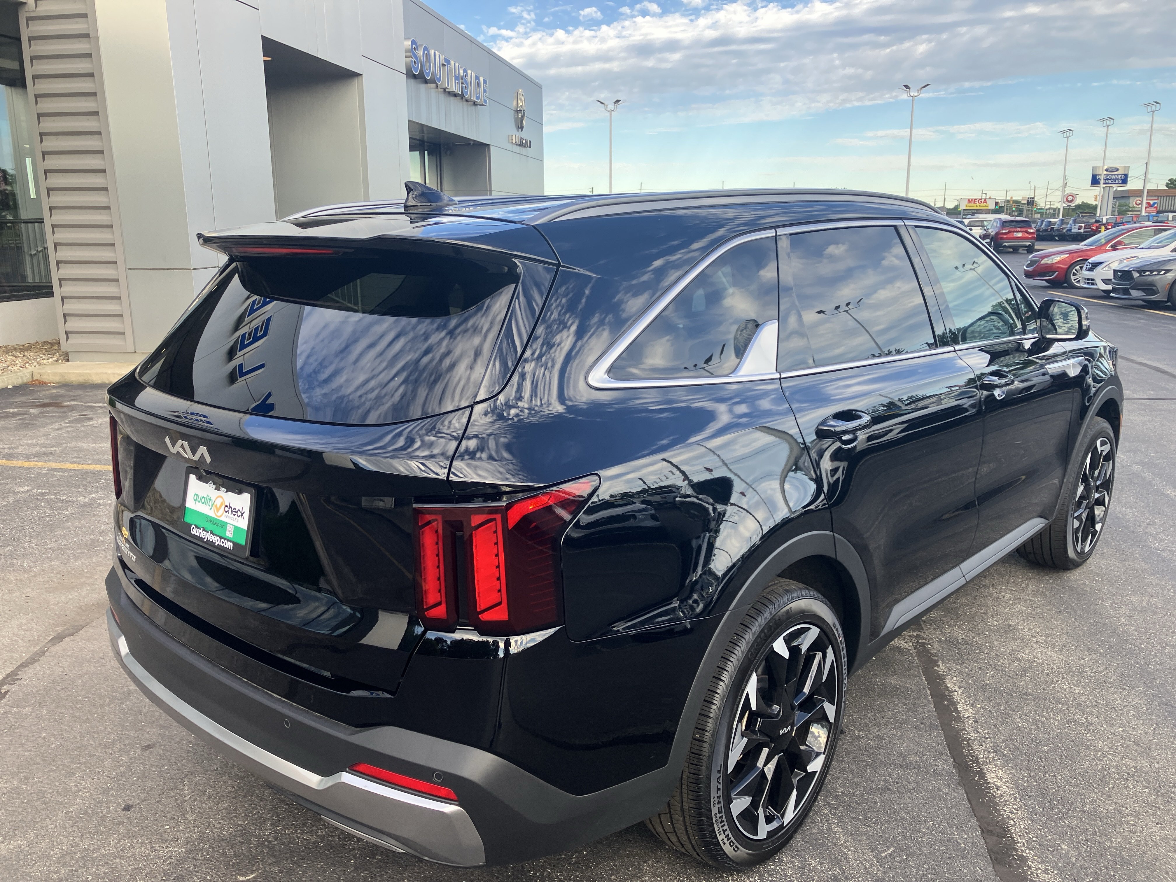 Used 2025 Kia Sorento EX FWD image 7