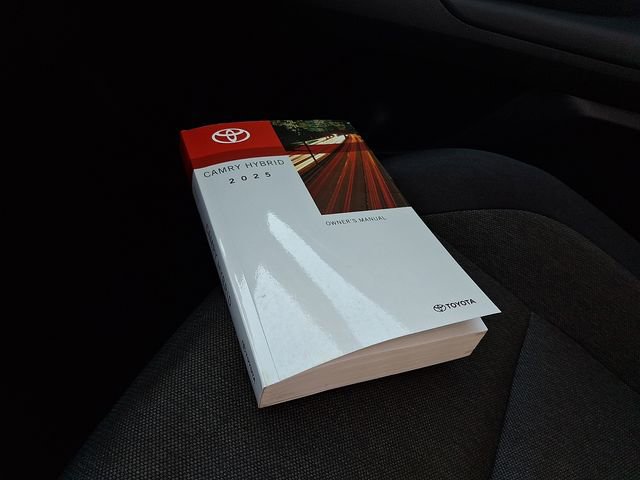 Used 2025 Toyota Camry LE image 26