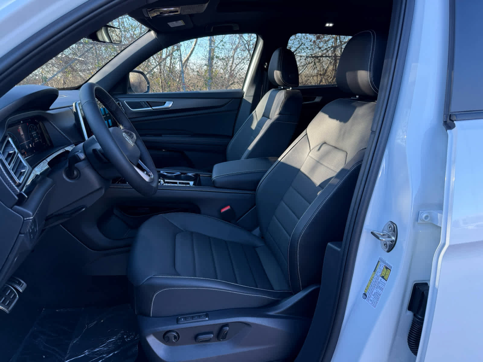 New 2026 Volkswagen Atlas Cross Sport SEL R-Line image 18